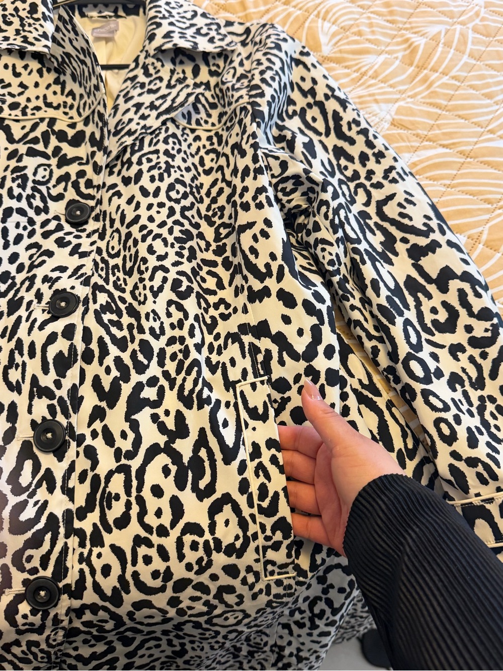 Chico's Black and Cream Leopard Print Trench Coat Size 16/18 - Picture 7 of 9